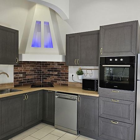 Agreable Logement Avec Terrasse Saint-Victoret Exterior foto