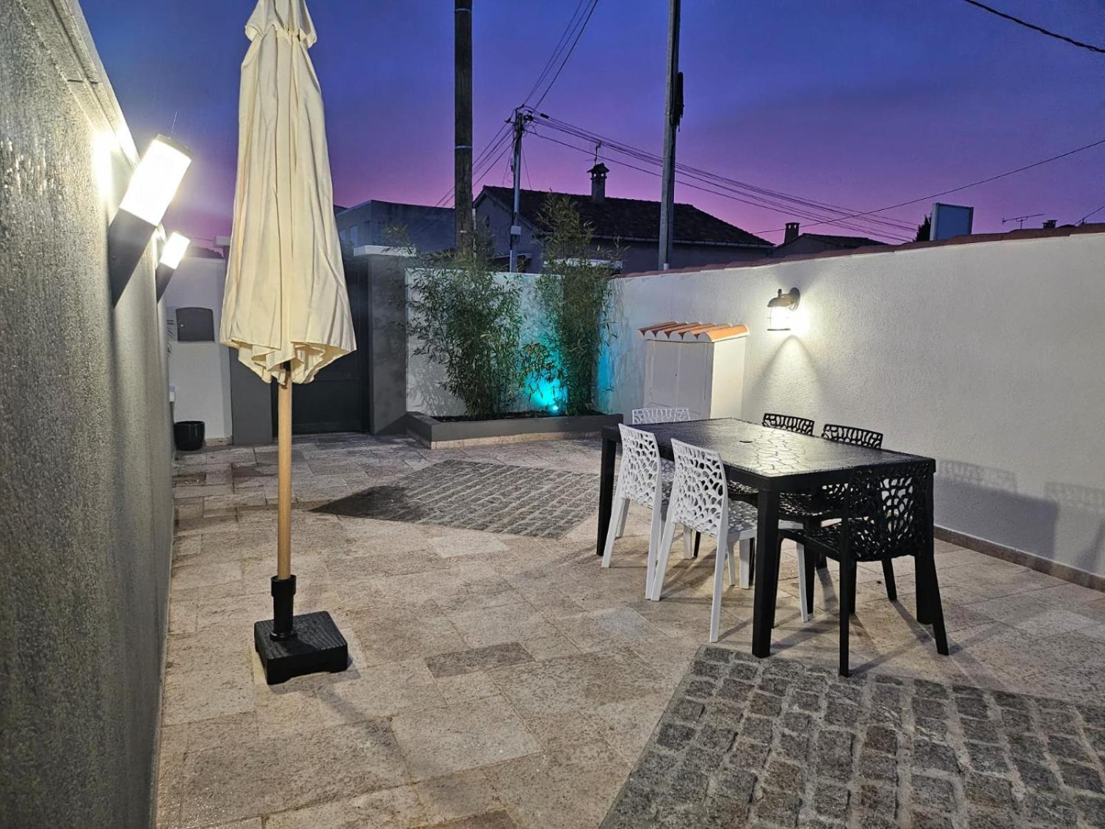 Agreable Logement Avec Terrasse Saint-Victoret Exterior foto