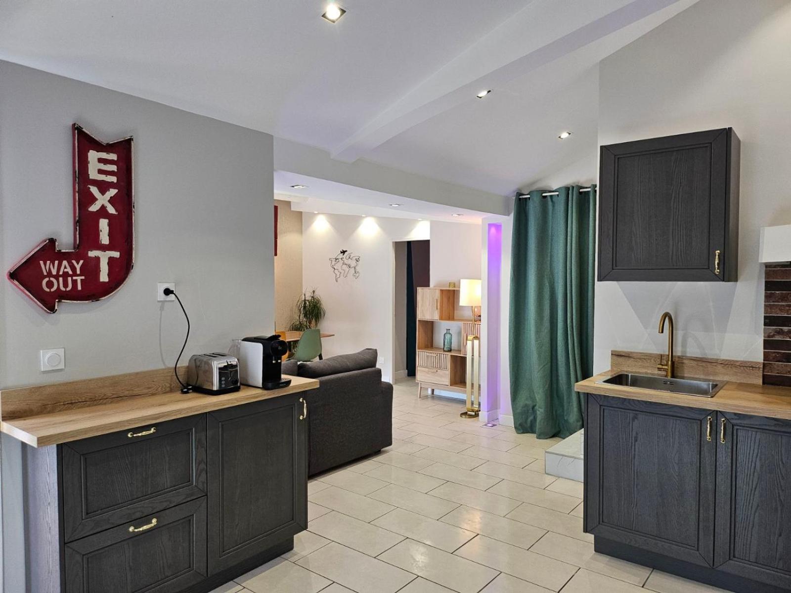 Agreable Logement Avec Terrasse Saint-Victoret Exterior foto